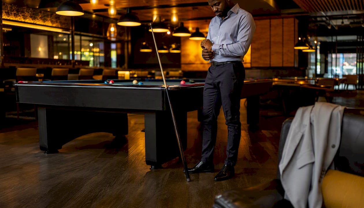 Pool Hall Dress Code: What to Wear for Play or Tournaments