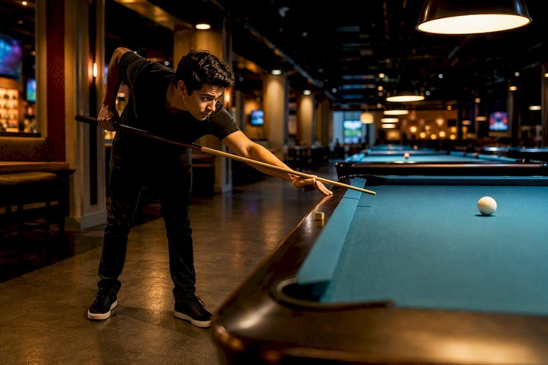 Pool Hall Essentials Players Need: Rules, Table Sizes, and a 5 Item Bag